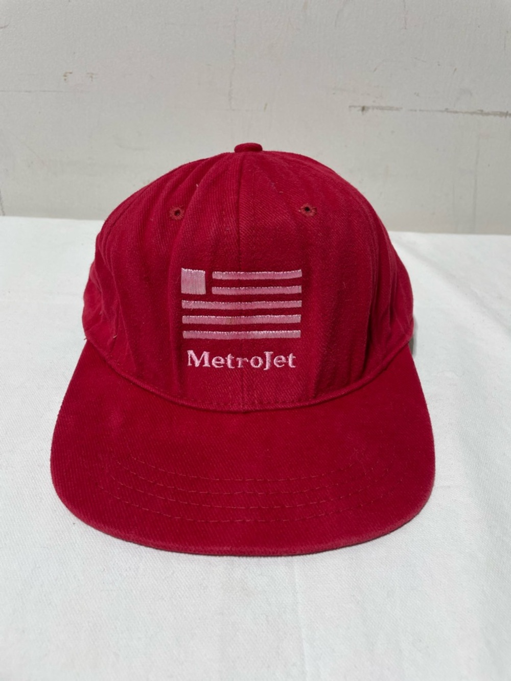 Vintage MetroJet Airlines Strapback Hat Red USA Flag Logo Leather Strap Cap